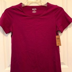 WOMENS SS T-SHIRT.  DULUTH TRADING.  MED. PLUM.  NWT.